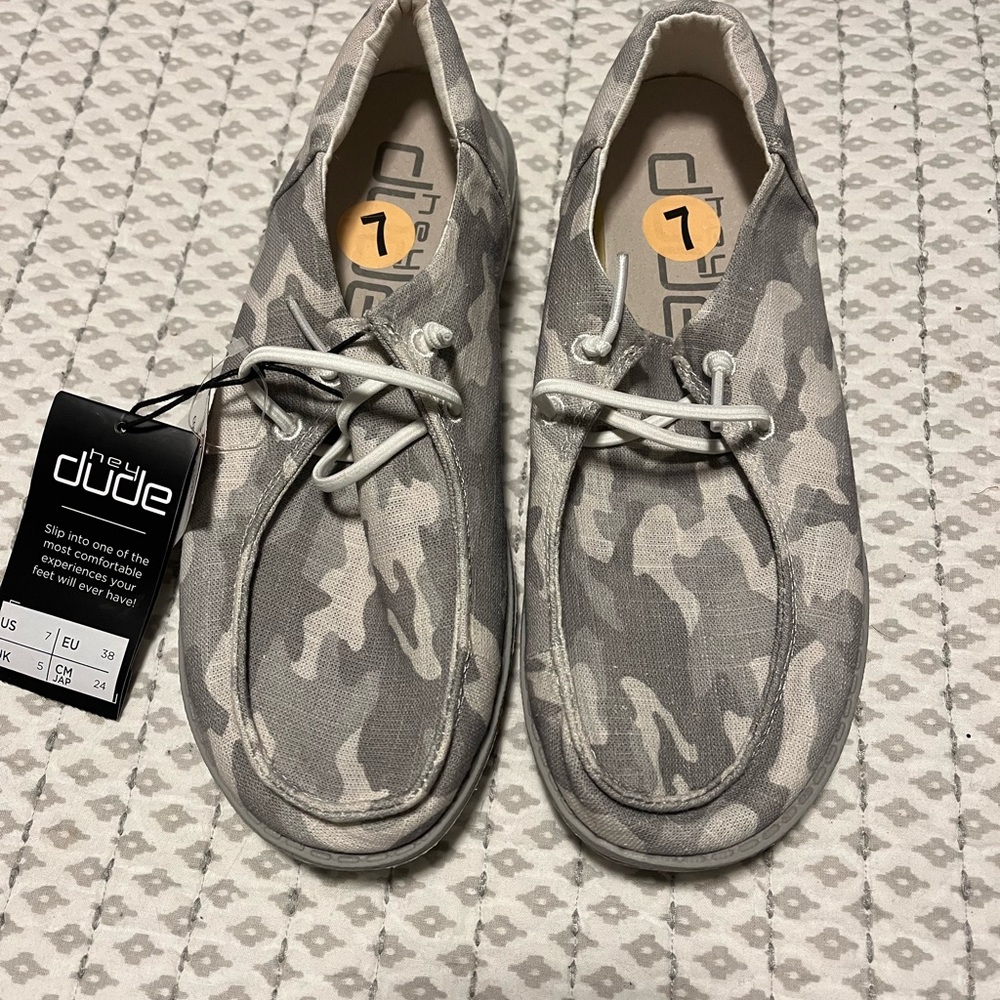 Women’s Hey Dude Gray Camo Sz 7 NWT
